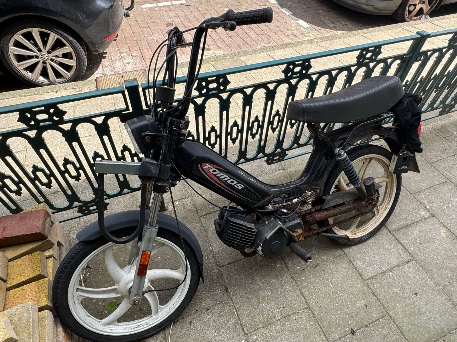 Tomos brommer - Opknapper of voor onderdelen, Fietsen en Brommers, Brommers | Tomos, Ophalen, Gebruikt, Maximaal 45 km/u, Standard