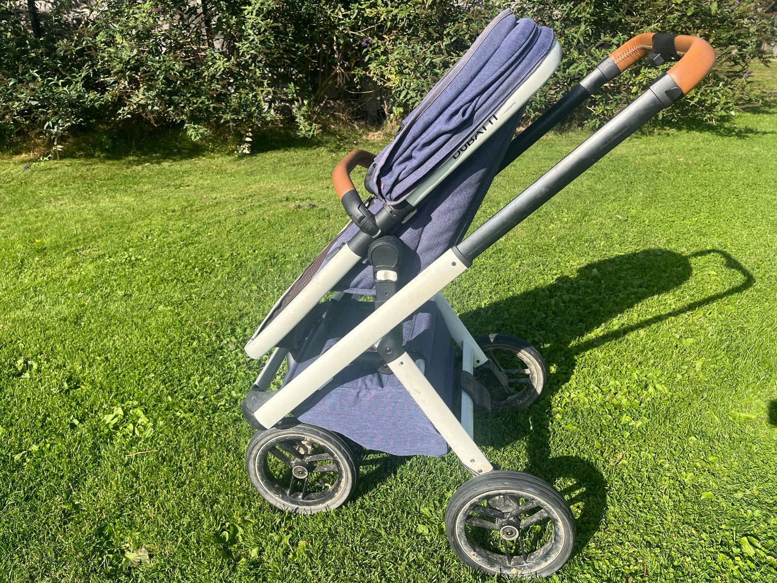 Bugatti Kinderwagen - Nette staat, makkelijk opvouwbaar, Kinderen en Baby's, Gebruikt, Luchtbanden, Ophalen, Kinderwagen
