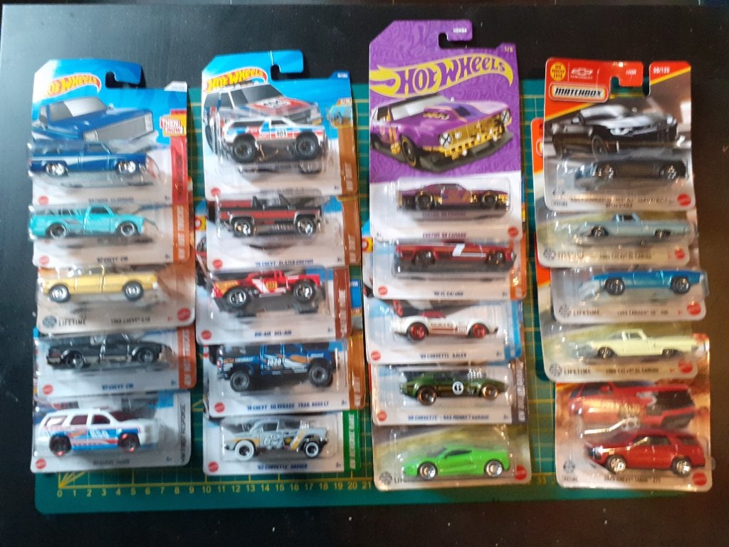 100+ Speelgoed modelauto's Hotwheels & Matchbox, Kinderen en Baby's, Speelgoed | Speelgoedvoertuigen, Ophalen, Zo goed als nieuw