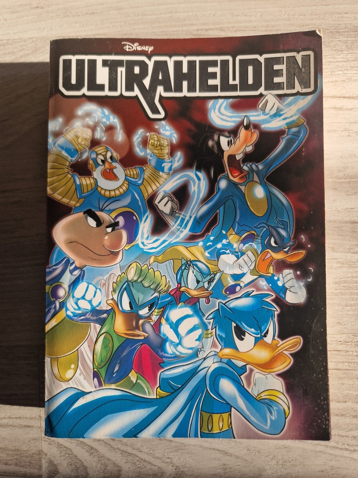 Disney Ultrahelden stripboek - Zo goed als nieuw, Eén stripboek, Ophalen of Verzenden, Zo goed als nieuw, Disney