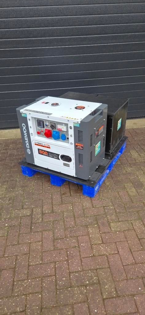 Te huur Aggregaat en paddestoel, Ophalen of Verzenden