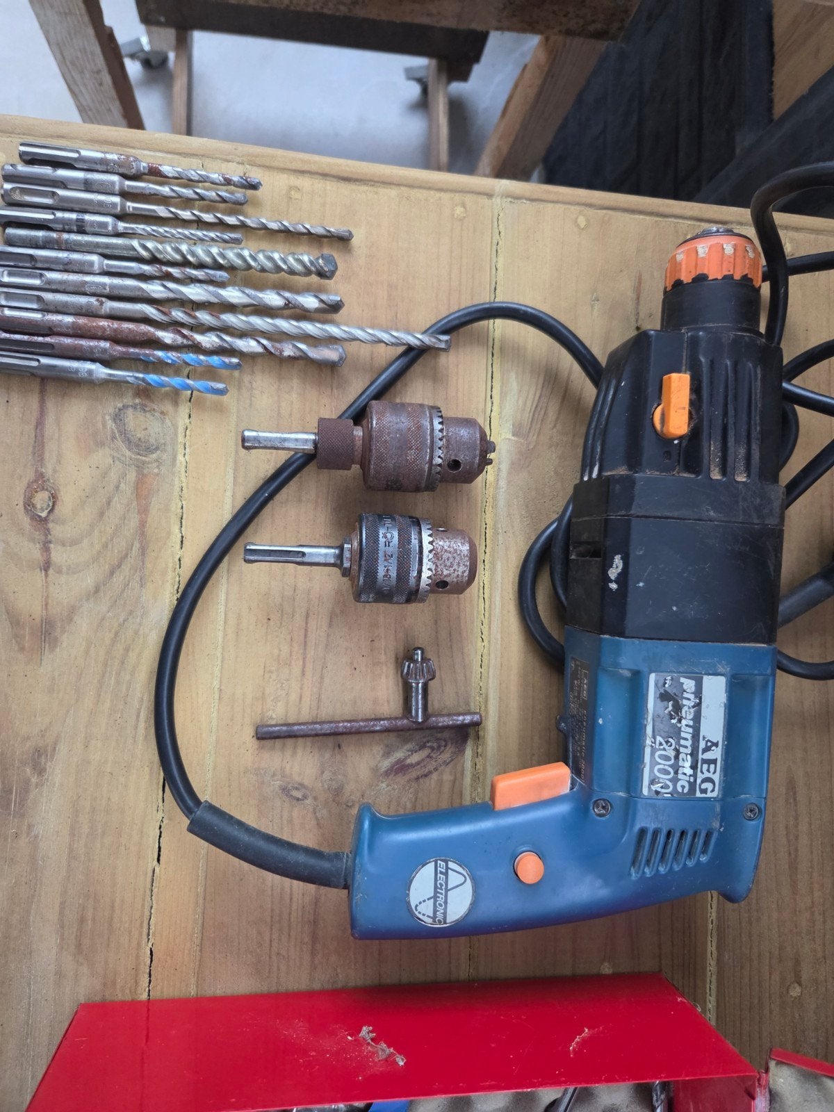 AEG Pneumatic 2000 Boorhamer met accessoires, Doe-het-zelf en Verbouw, Gereedschap | Boormachines, Ophalen, Boor- en/of Breekhamer