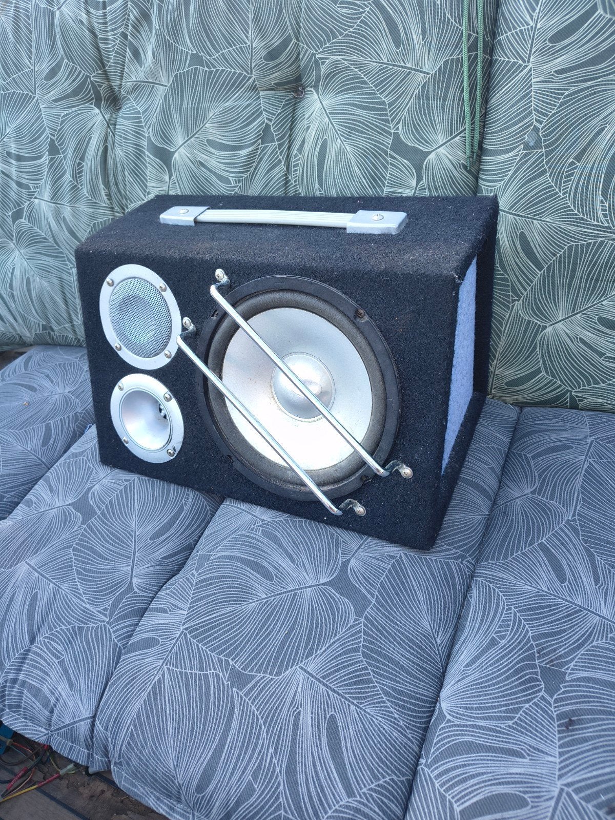 Compacte speakerbox met handvat - 77x23x20 cm, Overige merken, Gebruikt, Overige typen, Ophalen of Verzenden