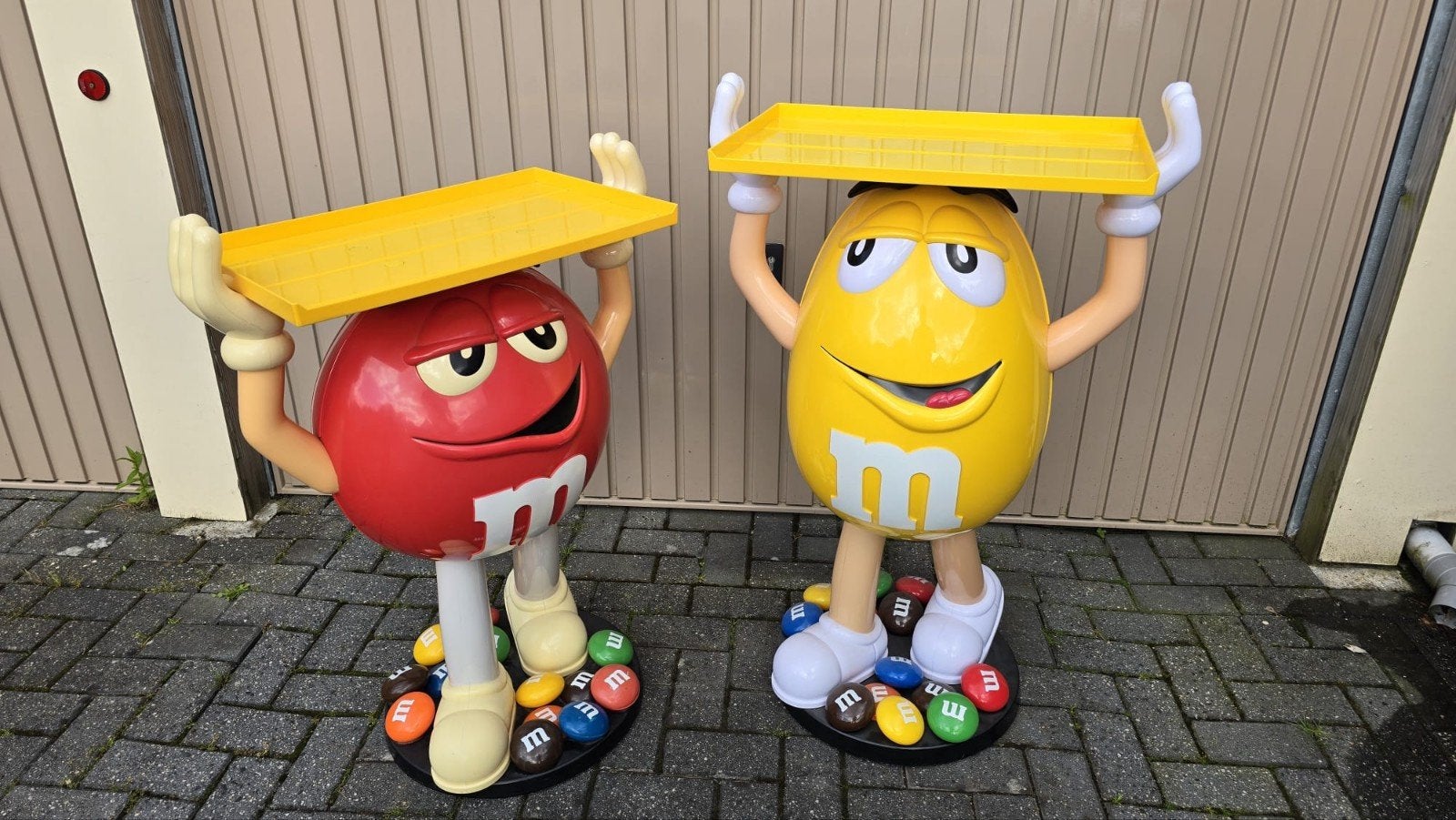2x M&M s XXL Figuur reclamepop menms  Geel en Rood, Verzamelen, Ophalen, Zo goed als nieuw, Gebruiksvoorwerp