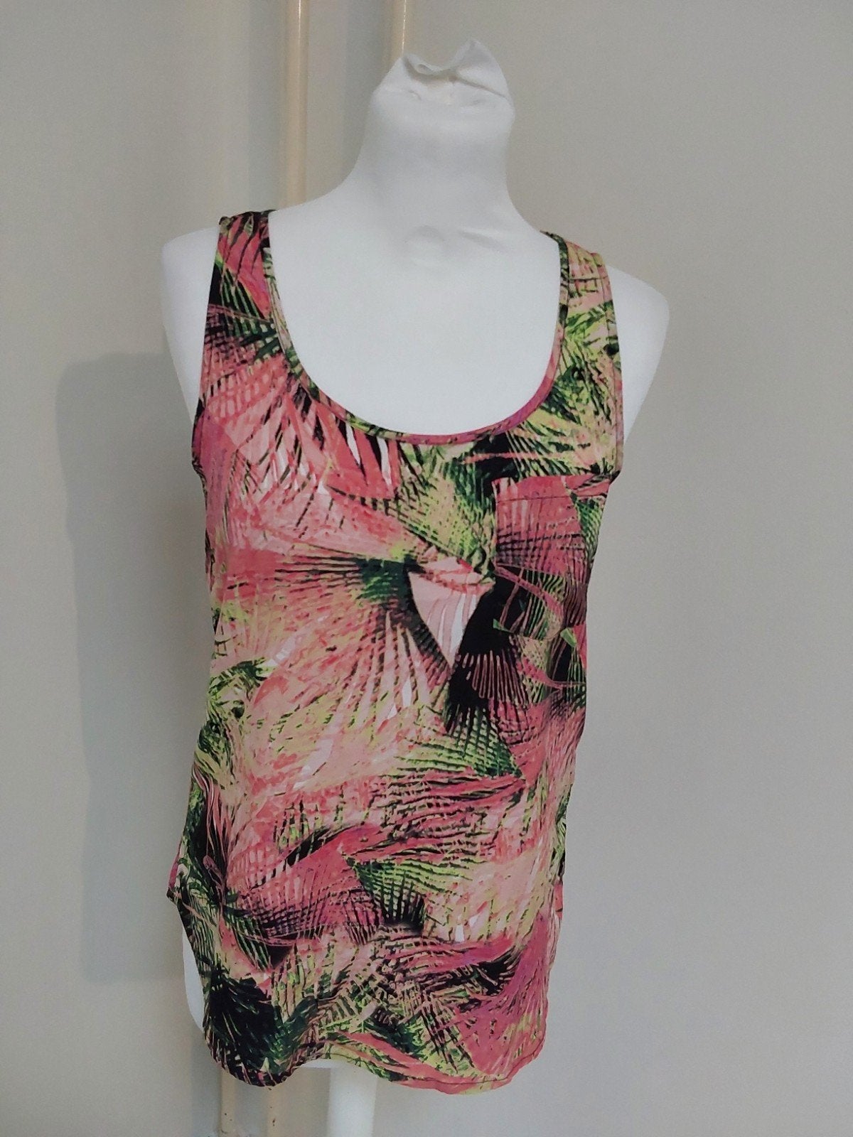 Prachtige top van Only maat 38 met leuke allover print, Maat 38/40 (M), Only, Verzenden, Zo goed als nieuw