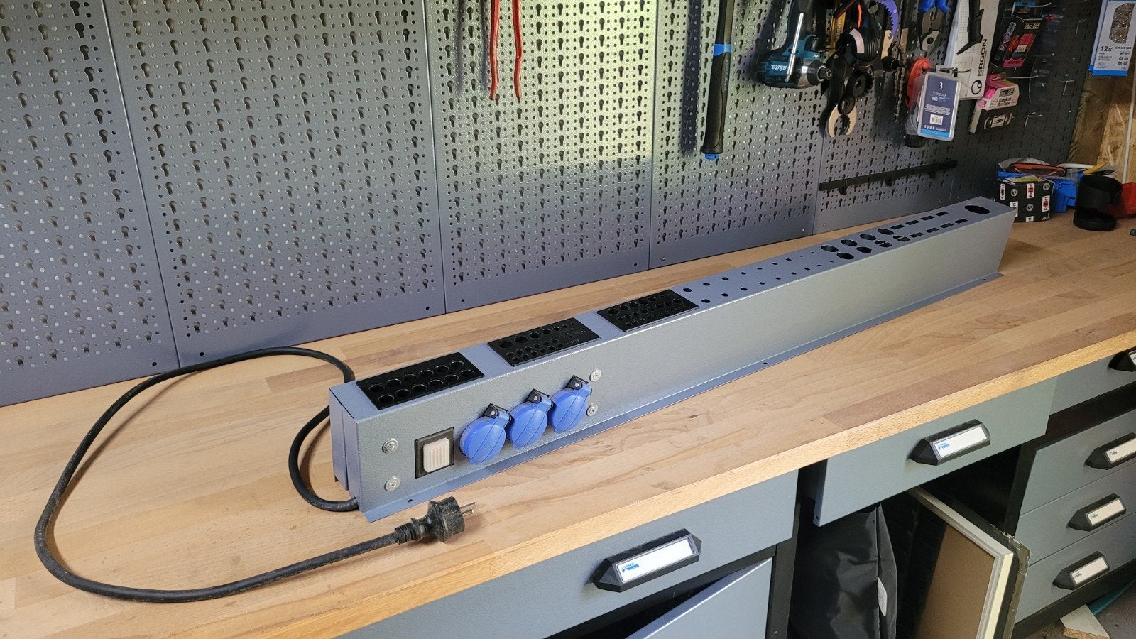 KÜPPER Gereedschaps-stekkerdozenlijst voor 120 cm werkbanken, Ophalen
