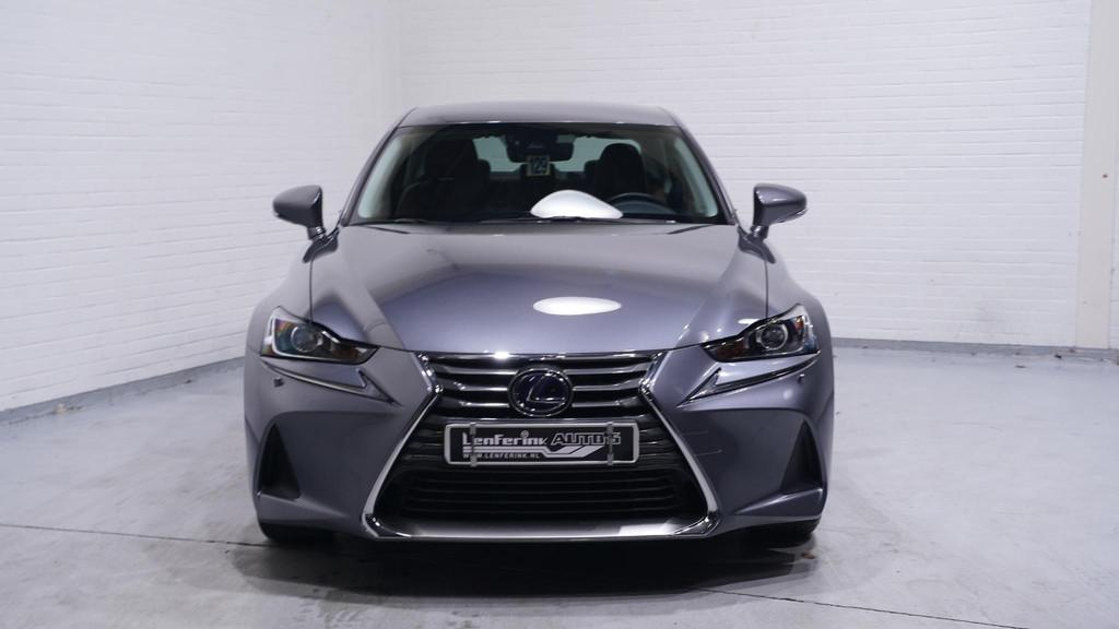 Lexus IS 300h Hybrid Navi Leder Clima Led koplampen PDC NAP, Auto's, Lexus, Achterwielaandrijving, Gebruikt, 750 kg, Volledig hybride