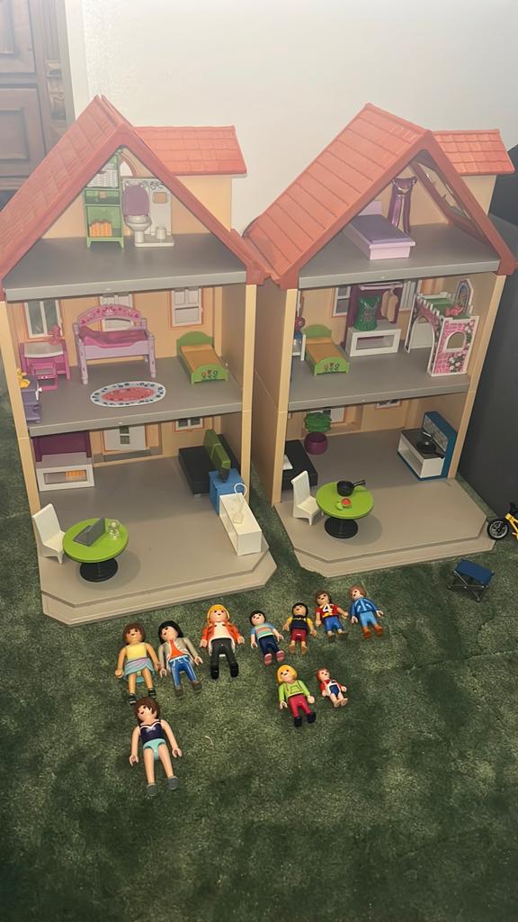 2 playmobil huizen, Kinderen en Baby's, Speelgoed | Playmobil, Ophalen of Verzenden, Zo goed als nieuw