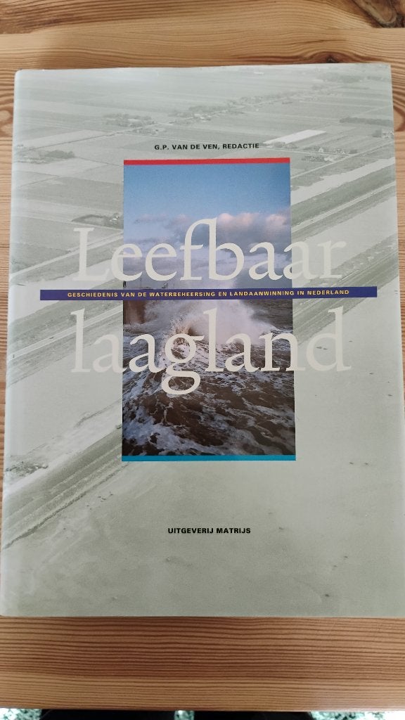 Lage landen, leven met het water, Boeken, 20e eeuw of later, Diverse auteurs, Ophalen of Verzenden, Zo goed als nieuw
