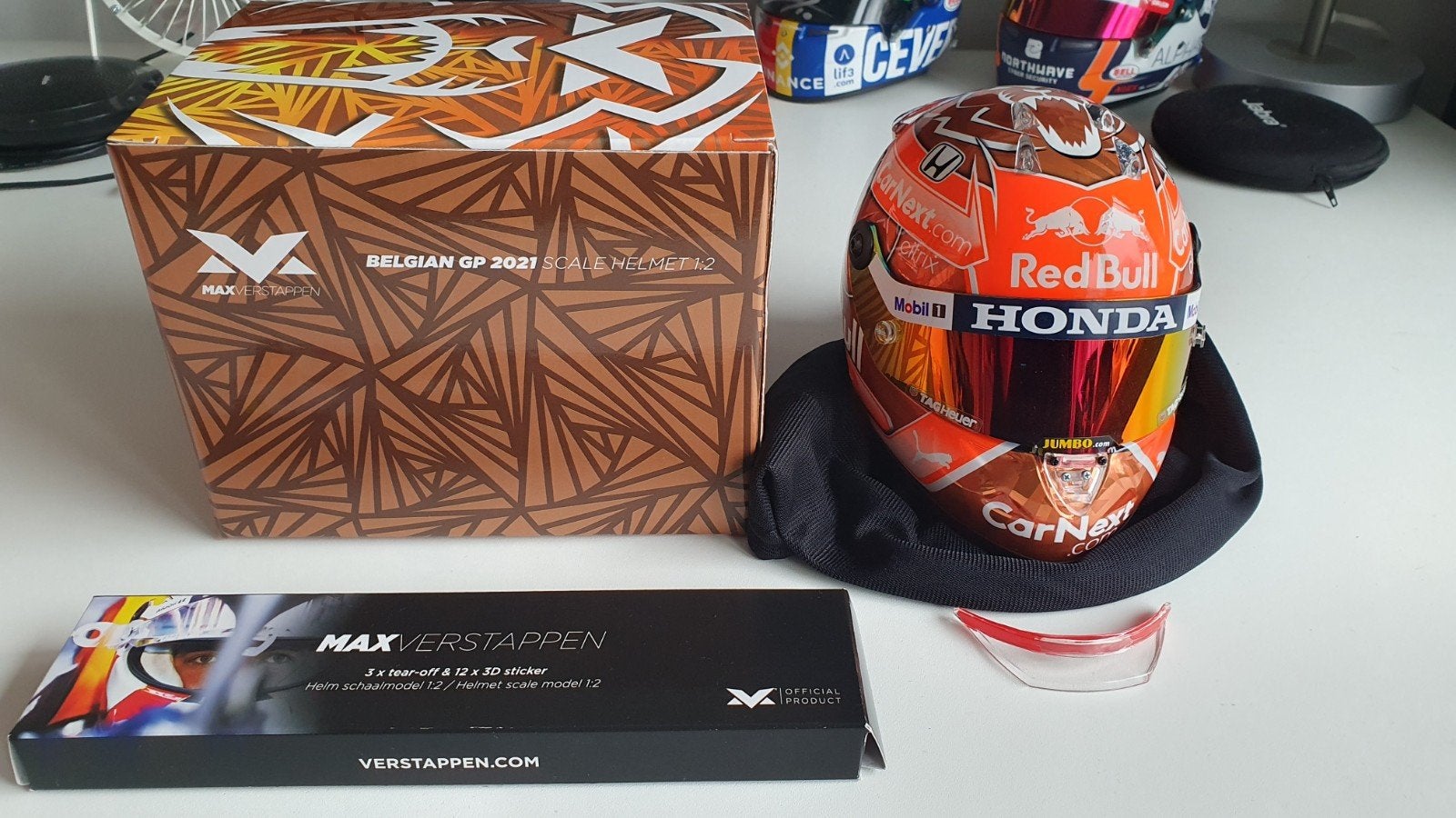 Helm 1/2  Max Verstappen Spa 2021, Verzamelen, Automerken, Motoren en Formule 1, Ophalen of Verzenden, Nieuw, Formule 1