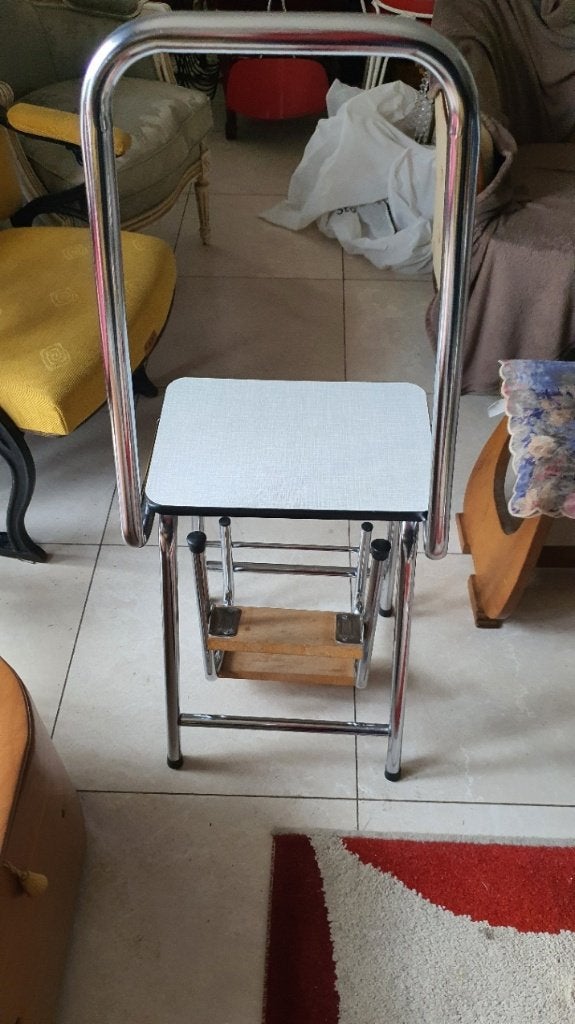 50 jaren Chrome trapje met leuning en een formica blad, Het, Ophalen, Trap, Zo goed als nieuw, Opvouwbaar of Inschuifbaar