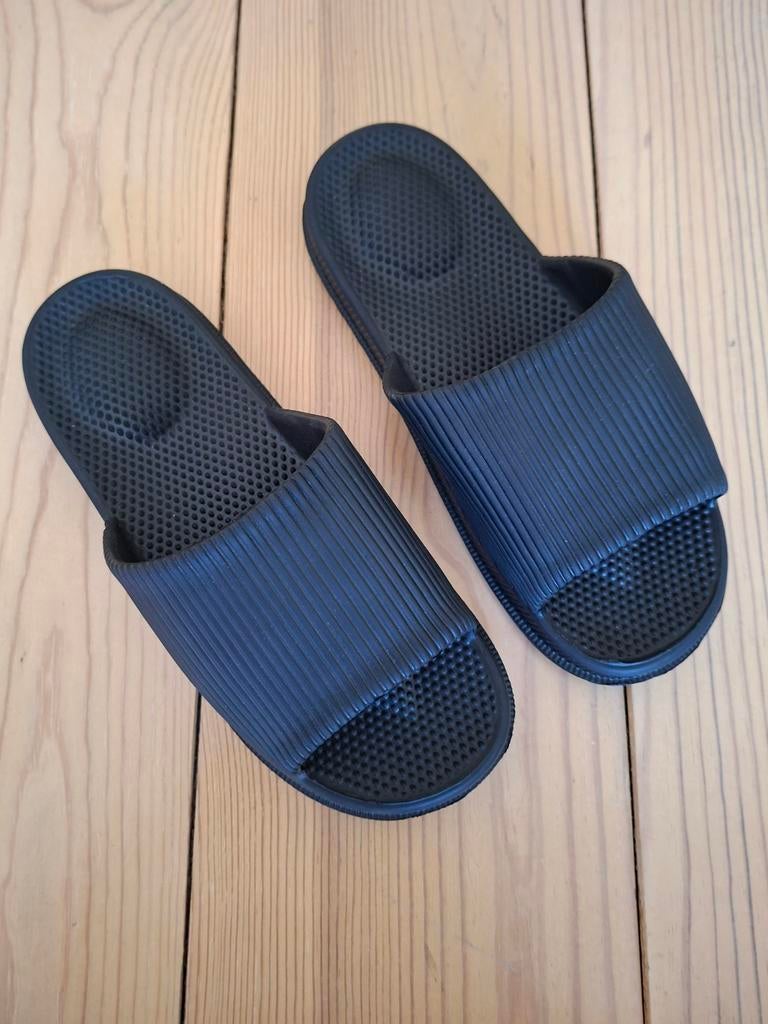 Zwarte Hielspoor slippers - Maat 39, Kleding | Dames, Schoenen, Slippers, Zwart, Nieuw, Ophalen of Verzenden