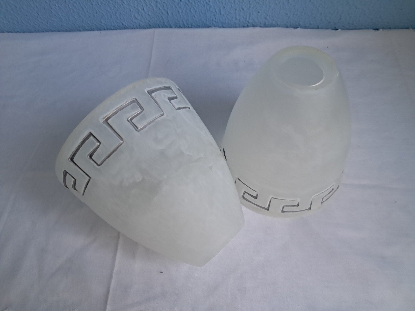 Glazen lampenkappen van gematteerd melkglas., Ophalen of Verzenden