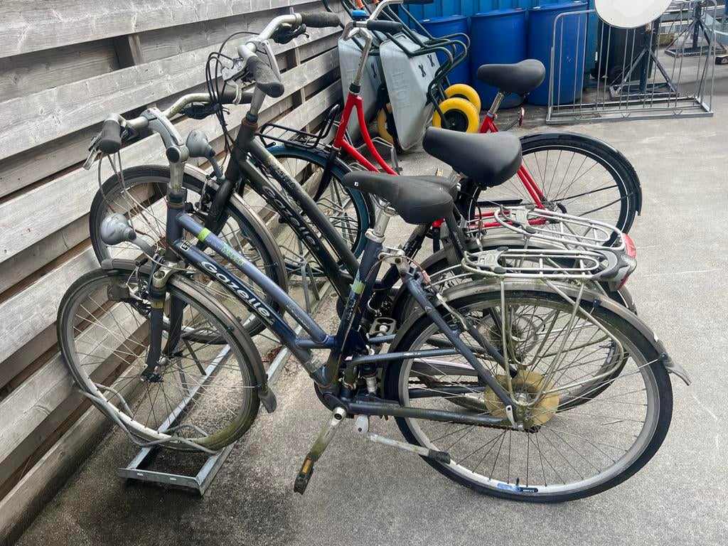 2 Gazelle damesfietsen - Opknappers, maar fietsen goed, Fietsen en Brommers, Fietsen | Dames | Damesfietsen, Ophalen of Verzenden