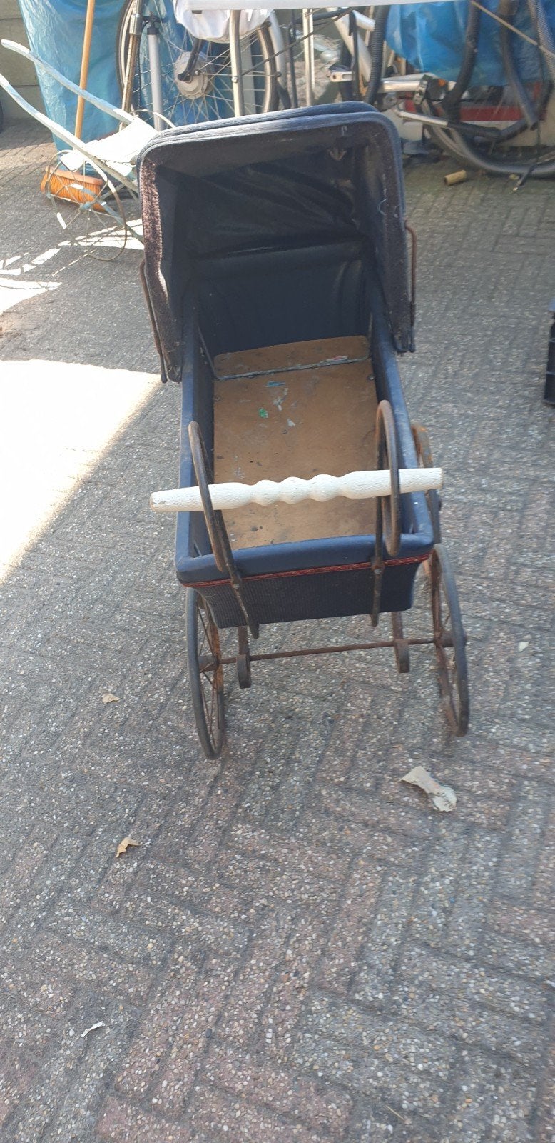 Tekoop  oude poppen wagen grote en kleine, Ophalen