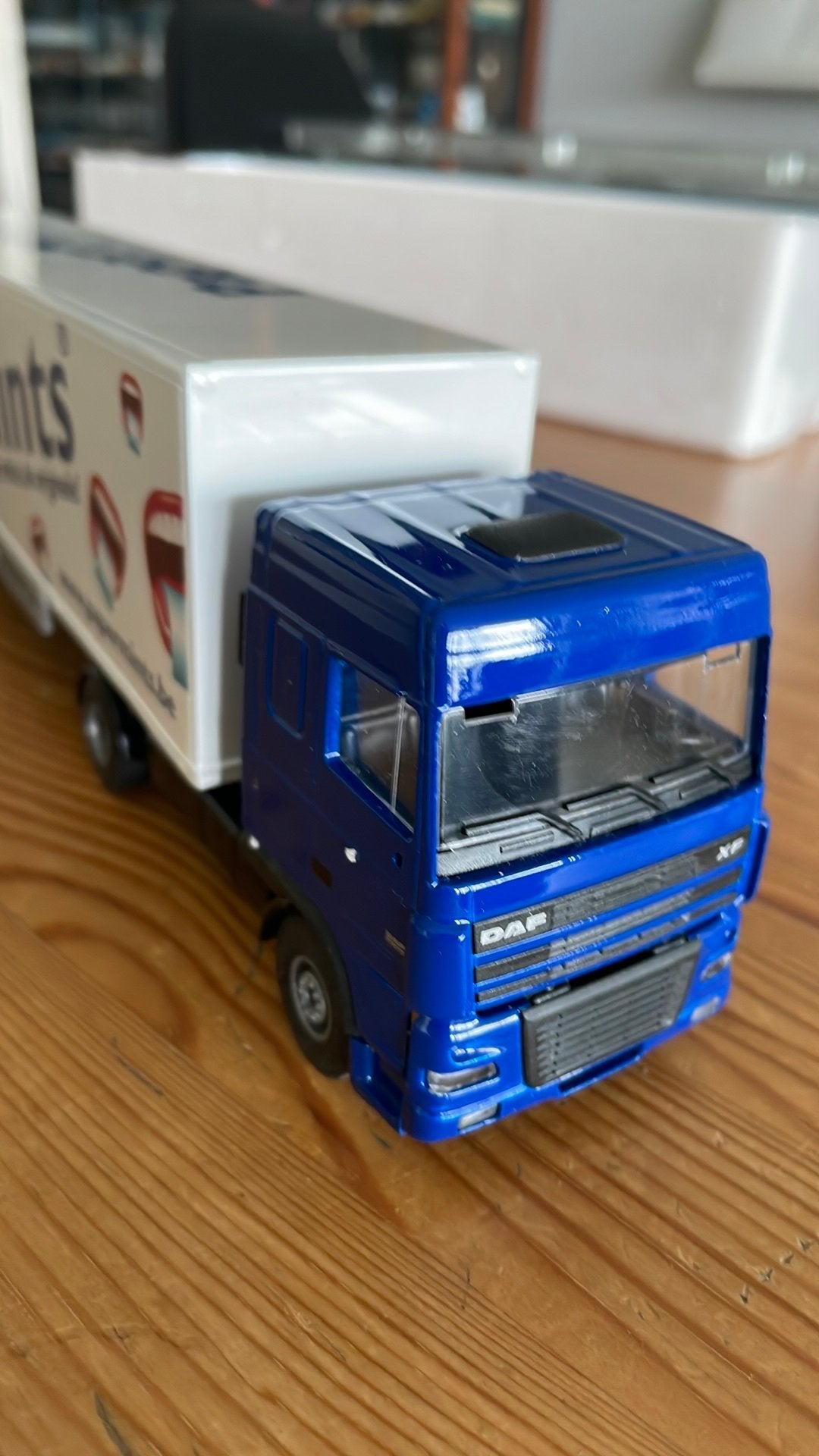 Daf XF 95 480 truck met oplegger “PaperMints", Ophalen of Verzenden, Zo goed als nieuw, Bus of Vrachtwagen, Lion Toys