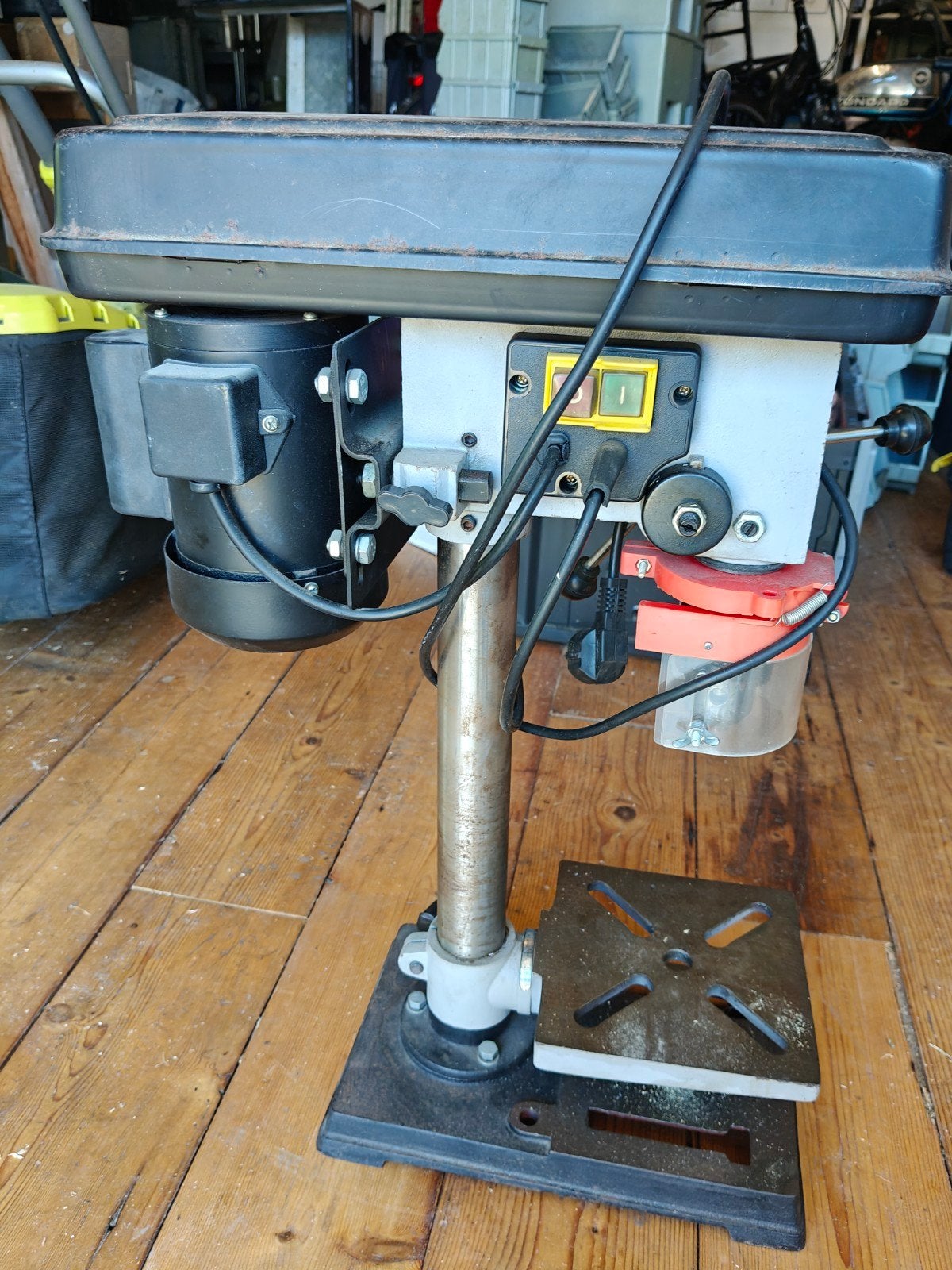 Kleine Kolomboormachine in nette staat, Doe-het-zelf en Verbouw, Gereedschap | Boormachines, Ophalen, Gebruikt, Kolomboormachine