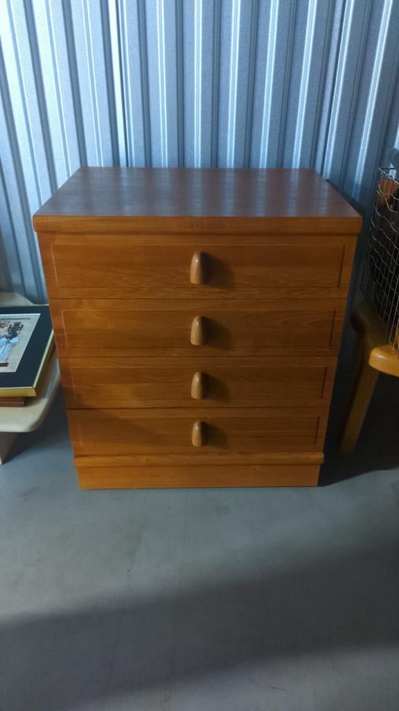 Vintage Deense ladekast met twee wandplanken, Ophalen, Gebruikt, Teakhout, 50 tot 100 cm