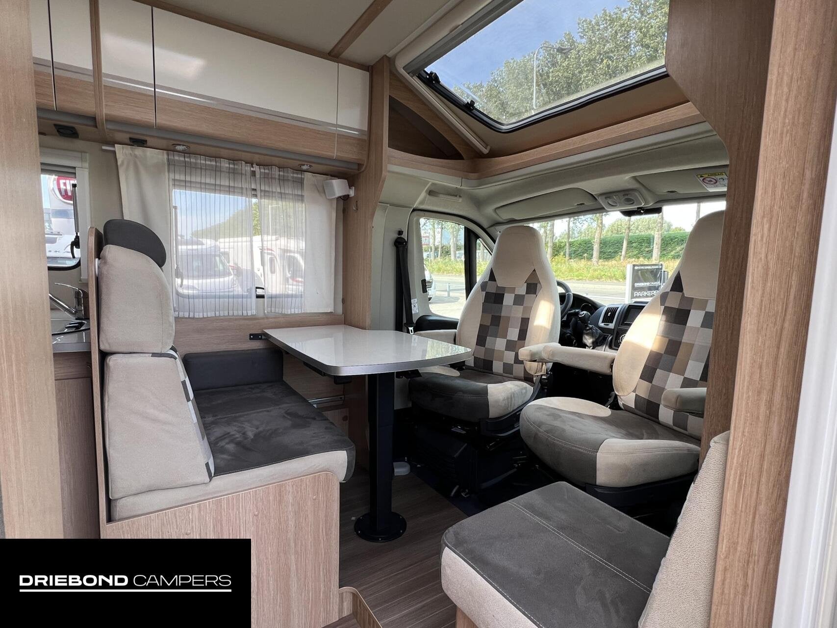 Sunlight T69 S Queensbed Luifel Schotel Zonnepaneel Lithium, Sunlight, Airbags, 6 tot 7 meter, Bedrijf