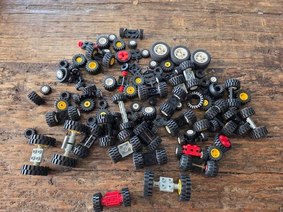 Vintage LEGO wielen en assen - diverse maten, Kinderen en Baby's, Speelgoed | Duplo en Lego, Gebruikt, Overige typen, Ophalen of Verzenden