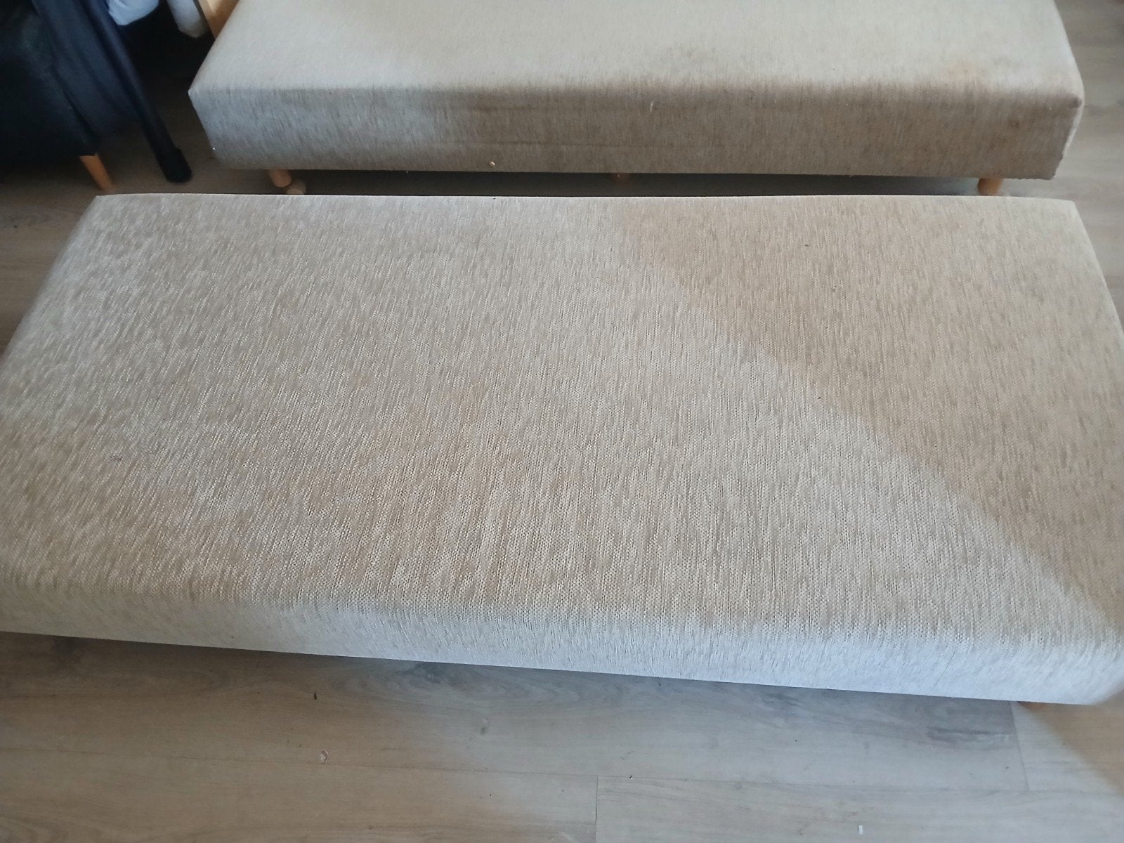 Ubica bed/daybed met wieltjes en houten poten 200x90x36, Ophalen, Gebruikt, 125 cm of meer, Modern, functioneel
