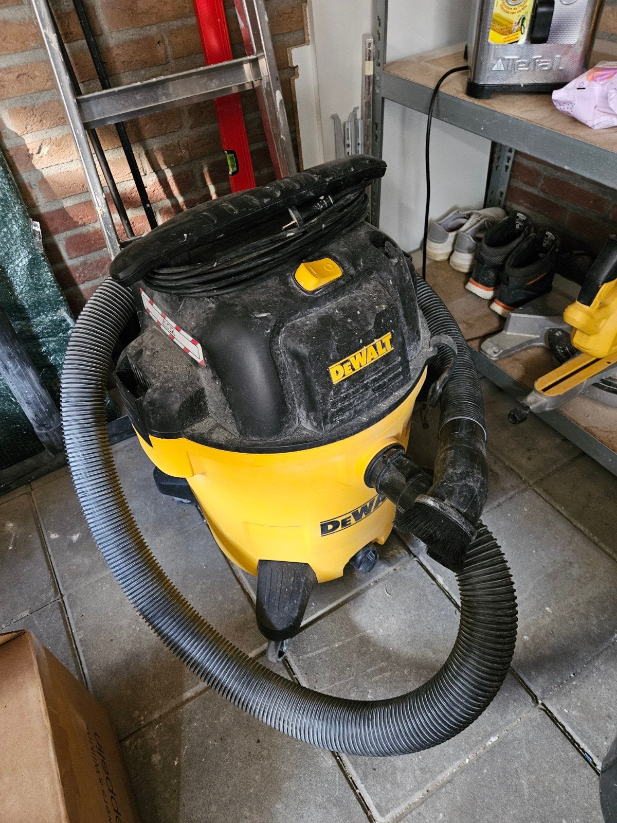 DeWalt DXV45P-QT Bouwstofzuiger met Voet - 960W, Ophalen, Gebruikt