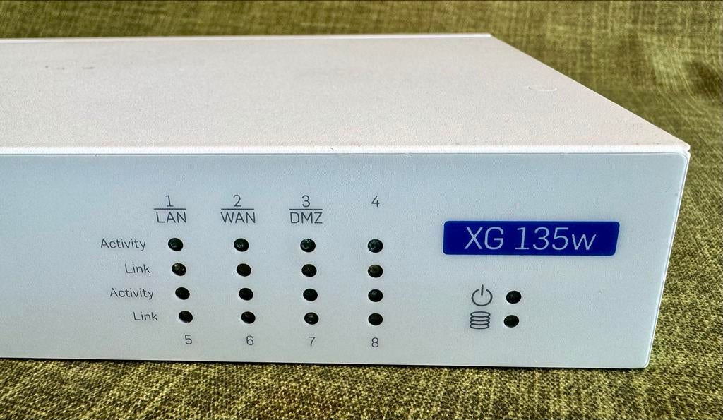 Sophos XG 135w Firewall Router - gebruikt en zonder kabels, Ophalen of Verzenden, Gebruikt, Router
