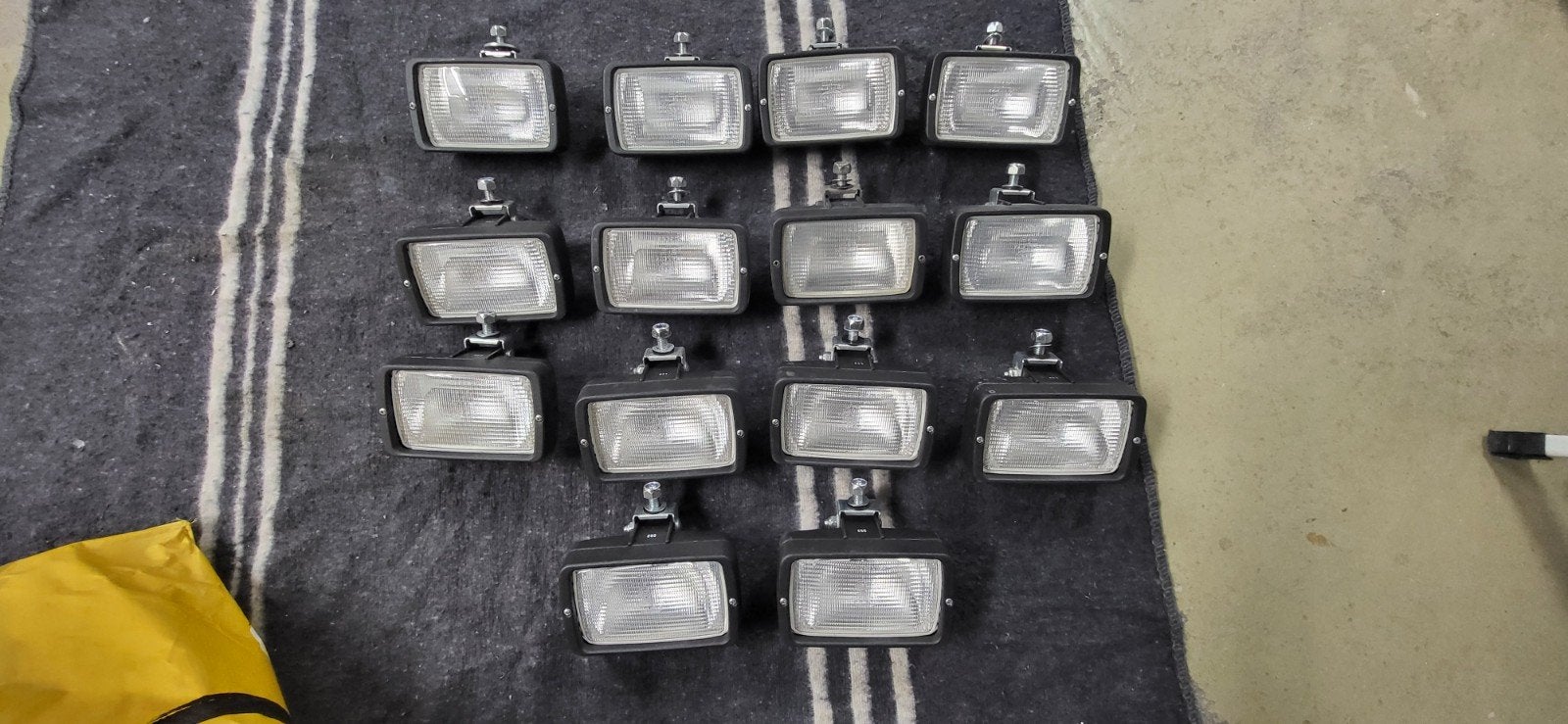 Set van 14 24V / 12V mistlampen/verstralers, Ophalen, Nieuw, Universele onderdelen