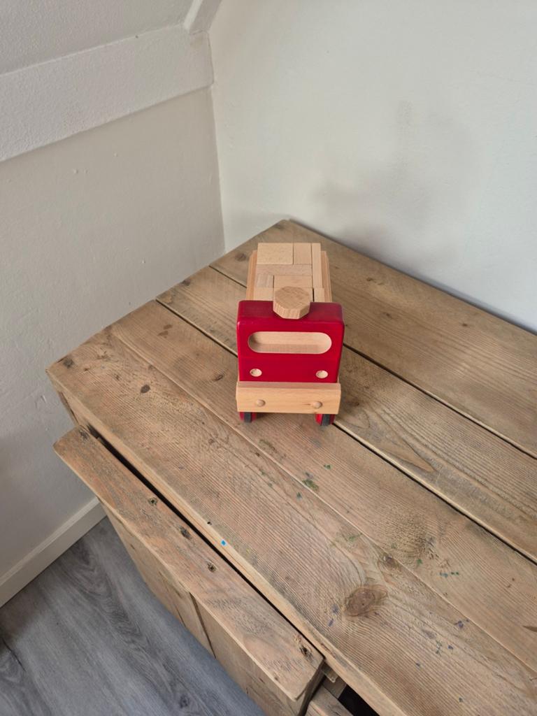 Houten vrachtwagen met blokken, Ophalen of Verzenden, Gebruikt, Duw- of Trekspeelgoed