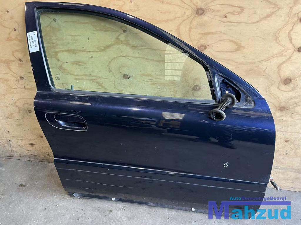 VOLVO V70 Blauw 46746 rechts voor deur 1999-2007, Auto-onderdelen, Carrosserie en Plaatwerk, Gebruikt, Gunnar Engellaus vag 8
405 31  Gothenburg, SE