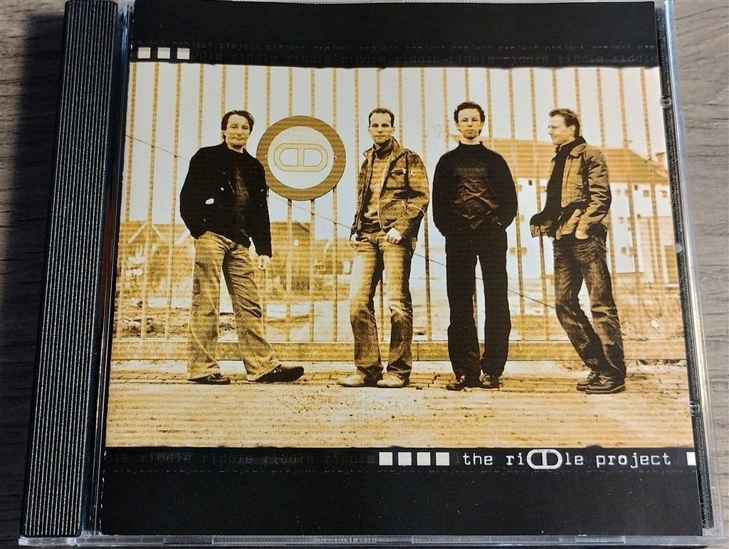 The Riddle Project, Ophalen of Verzenden, Zo goed als nieuw