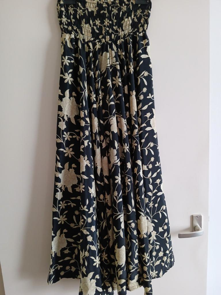 Wijde broekrok, zwart gebloemde, maat S, soepele lichte stof, Kleding | Dames, IBZ mode, Zwart, Ophalen of Verzenden, Zo goed als nieuw