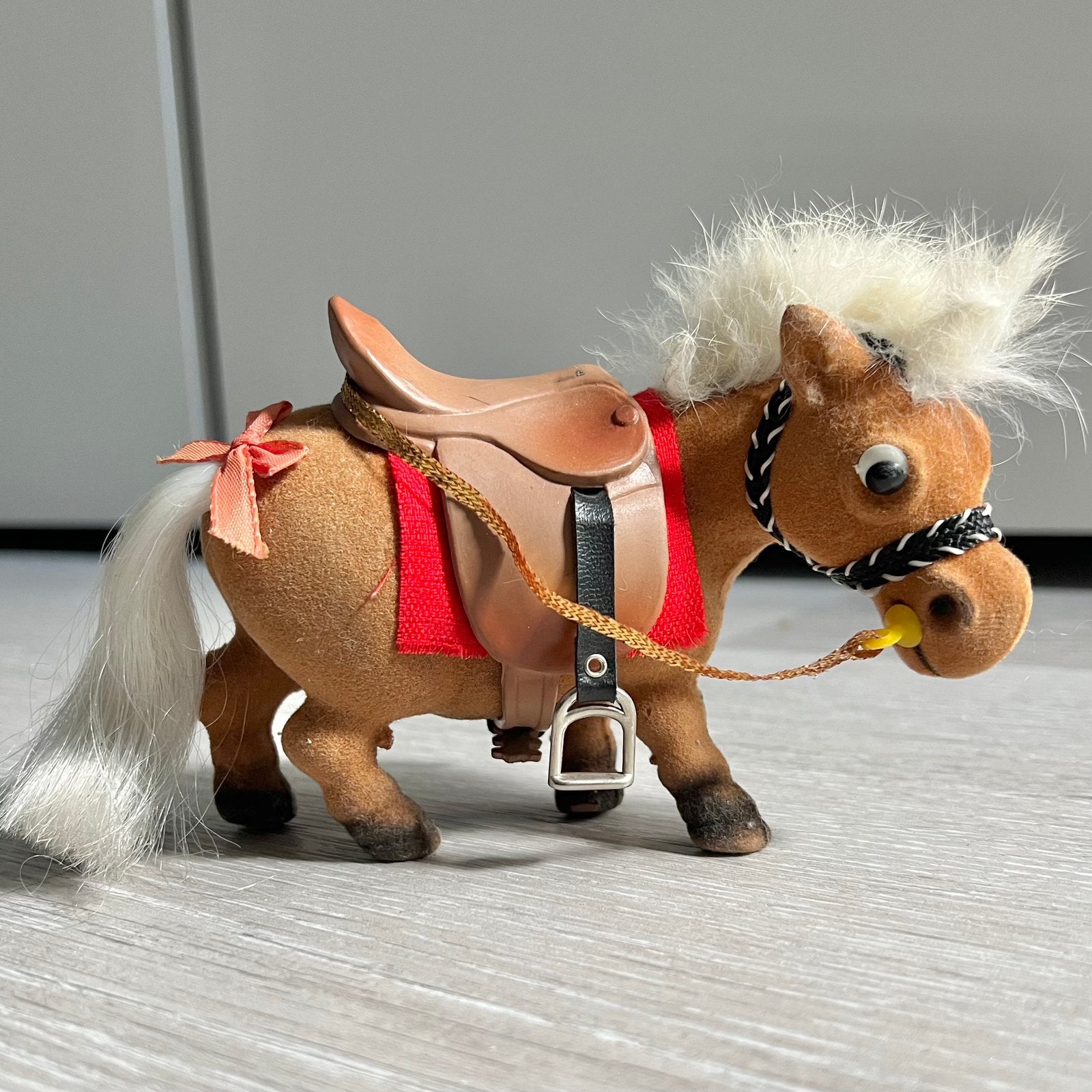 Thelwell Kipper Norman flocked Pony / jaren 90 / Penny, Ophalen of Verzenden, Gebruikt, Paard, Beeldje of Figuurtje