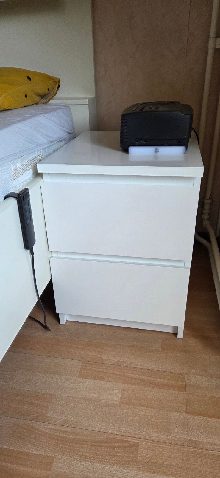 2x IKEA Nachtkastje met lades - Wit, Ophalen, Gebruikt, Minder dan 45 cm, Minder dan 55 cm