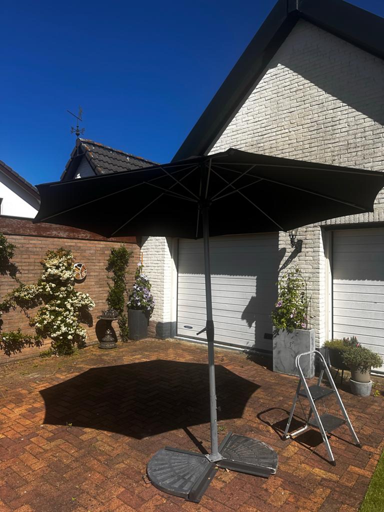 Zwarte parasol, Gebruikt, Waterdicht, Stokparasol, 2 tot 3 meter