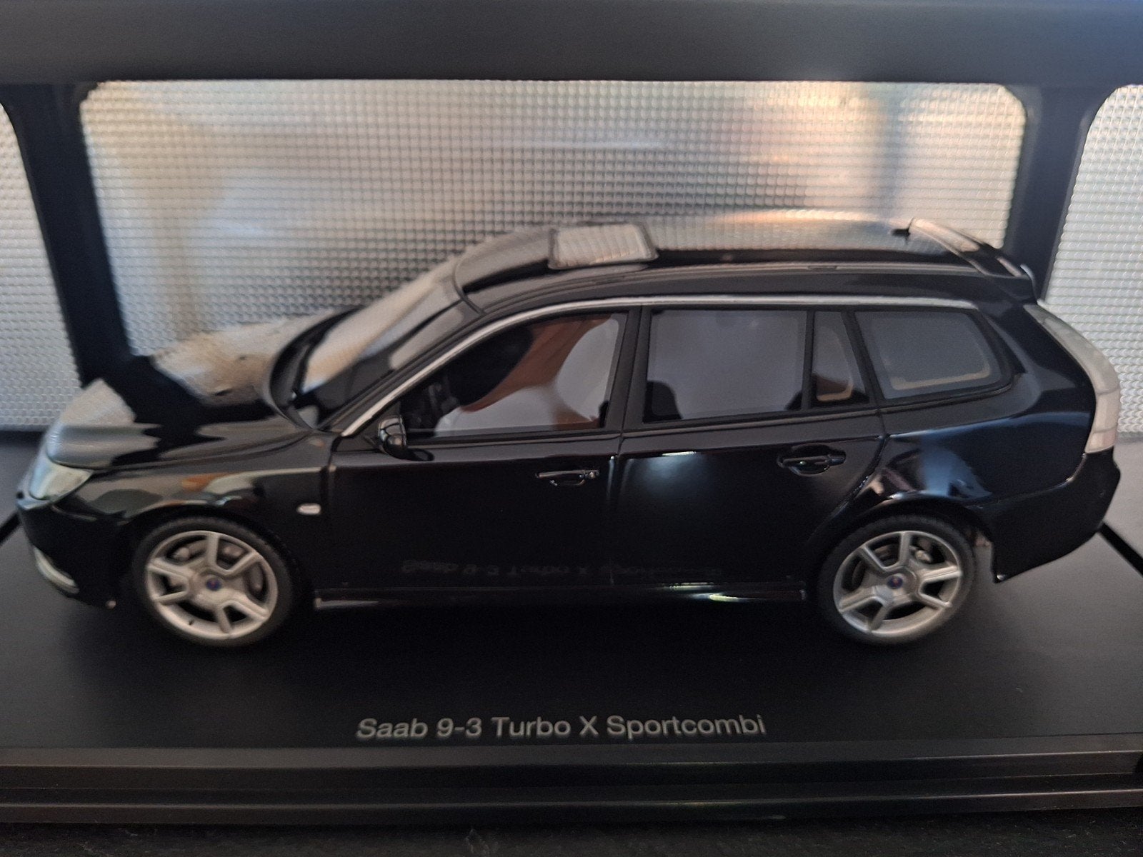 Saab 9-3 Turbo X Sport Combi Schaal 1:18, Hobby en Vrije tijd, Overige merken, Auto, Nieuw, DNA
