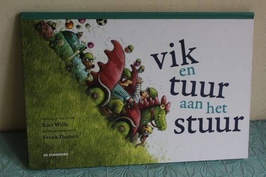Vik en tuur aan het stuur, Ophalen of Verzenden, Zo goed als nieuw, Riet Wille, Fictie algemeen