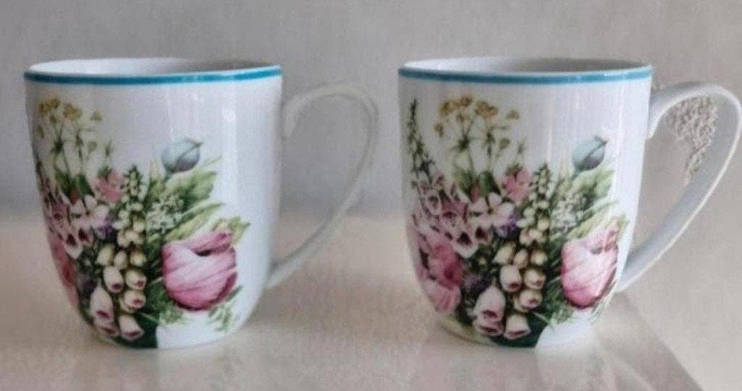 2 Marjolein Bastin Hallmark mokken met bloemmotief, Overige merken, Keramiek, Zo goed als nieuw, Modern