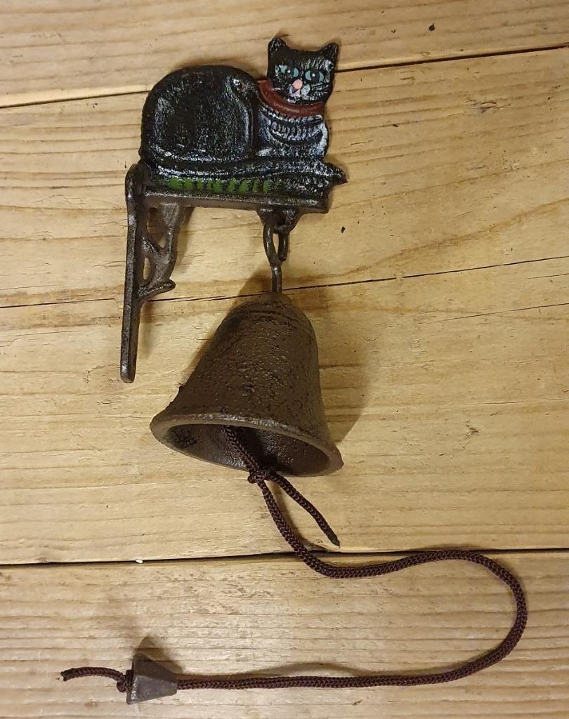 DEURBEL / POES / GIETIJZER / €9,95