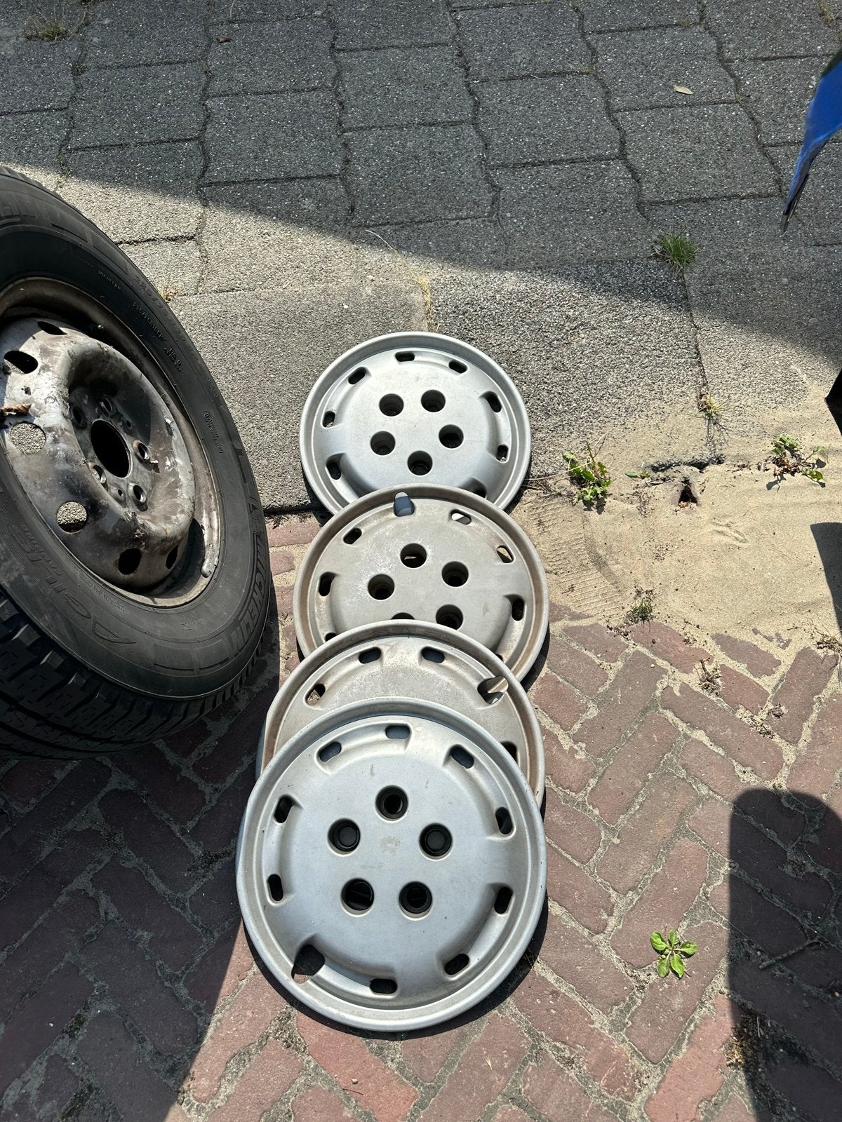 Set wieldoppen + banden Fiat Elnagh Ducato camper 225/75/16, Caravans en Kamperen, Ophalen, Gebruikt