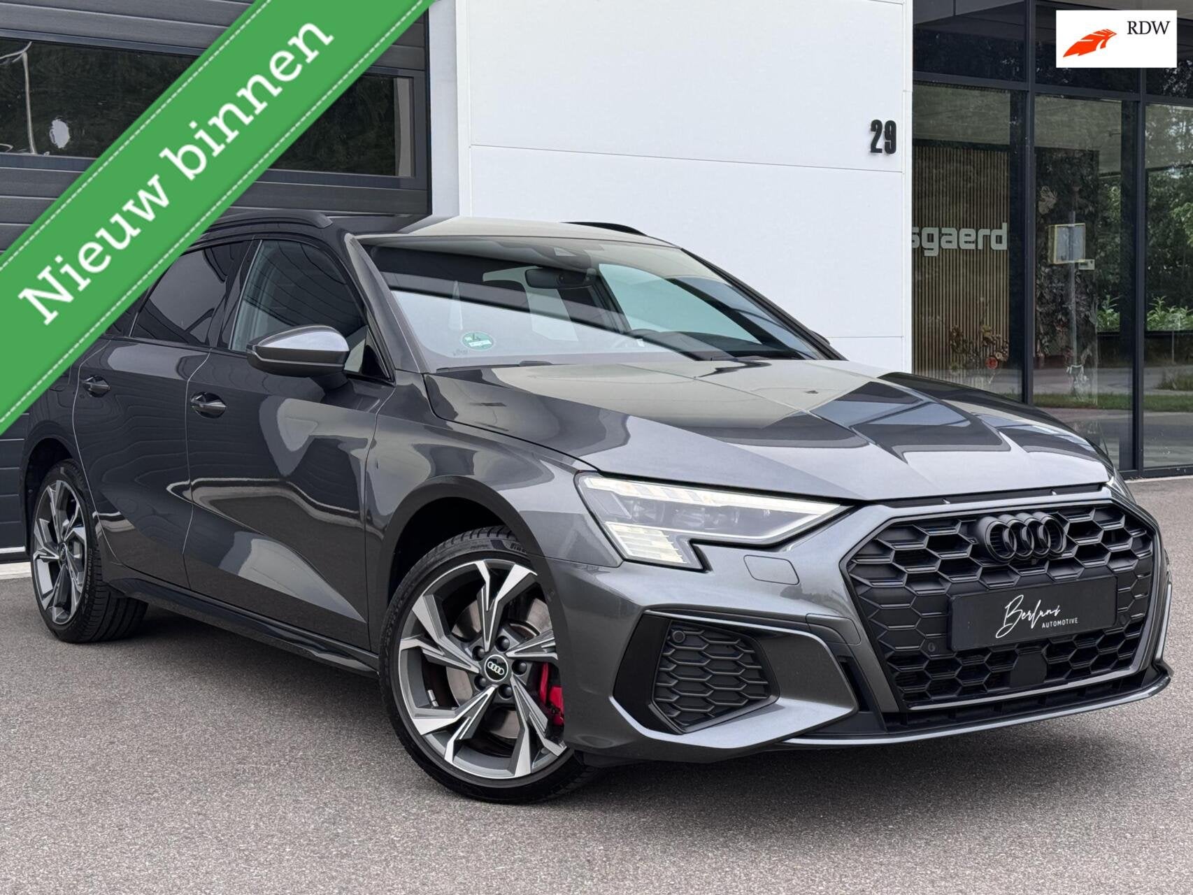 Audi A3 Sportback 45 TFSI e S-line Competition | Dealer Ondh, Auto's, Gebruikt, Zwart, 4 cilinders, Leder en Stof
