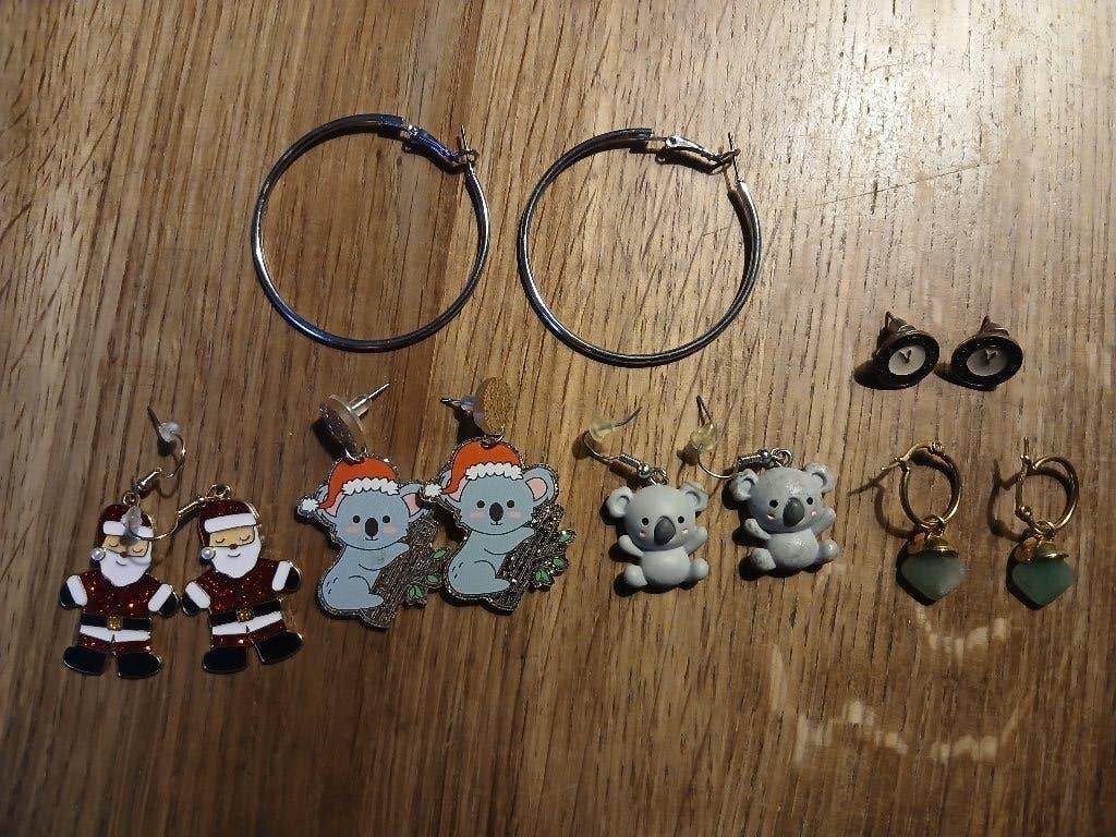 6 paar oorbellen (o.a. Kerst, koala, klok, ringen), Ophalen of Verzenden, Zo goed als nieuw, Overige kleuren, Overige materialen