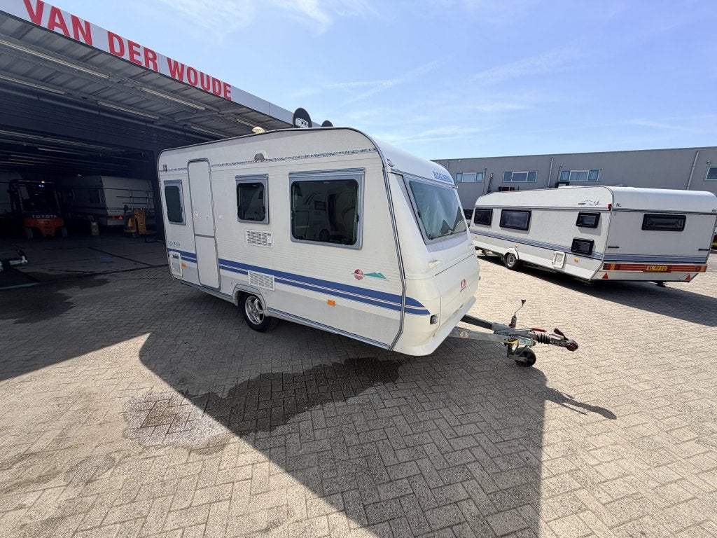 Adria Unica 390 DB Stapelbed Lichtgewicht, Caravans en Kamperen, Caravans, Bedrijf, 500 - 750 kg, Overige, Adria, Dwars-stapelbed