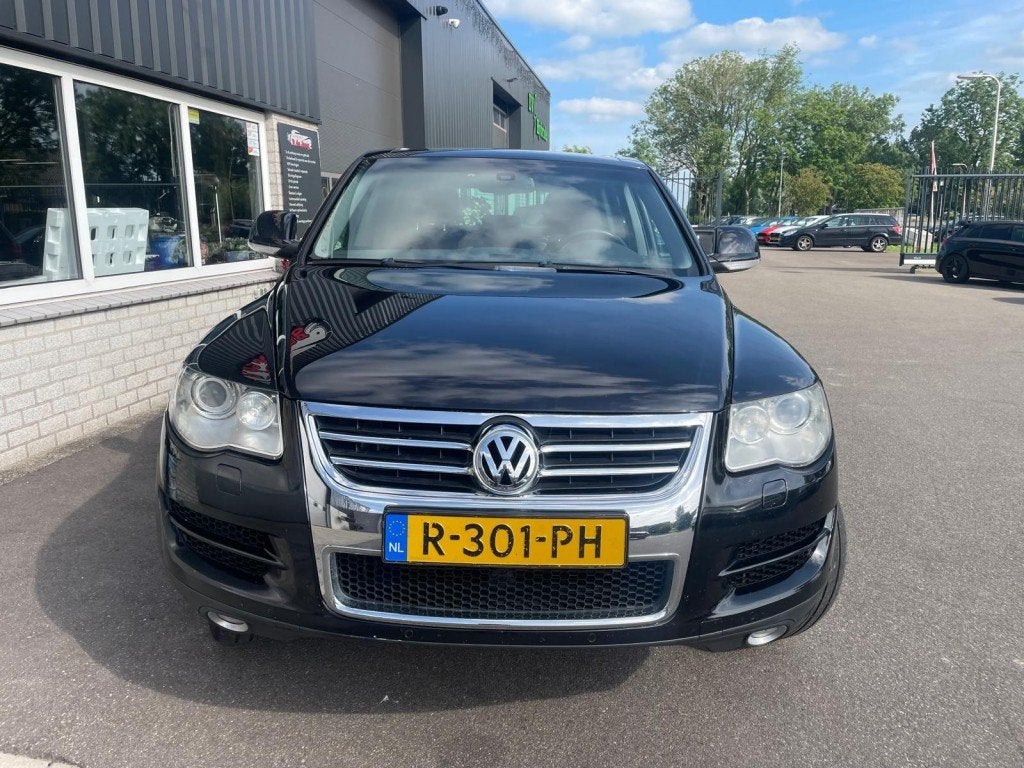 Volkswagen TOUAREG 3.0 V6 TDI HIGHLINE Airco Cruise Navi Sta, Auto's, Gebruikt, USB, Leder, Bedrijf