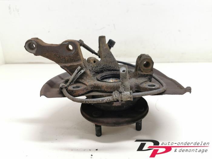 Wielnaaf voor van een Mitsubishi Carisma, Gebruikt, -, -, Ophalen of Verzenden