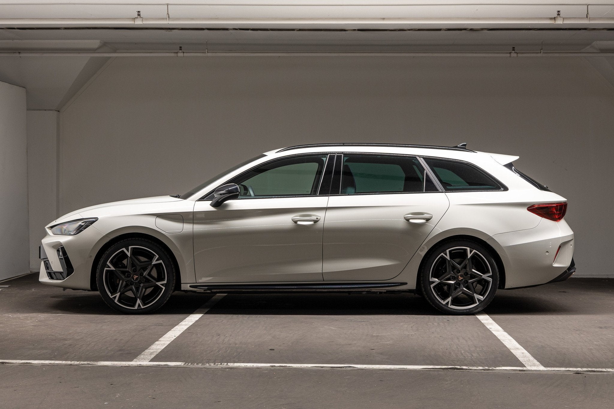 CUPRA Leon Sportstourer 1.5 TSI e-Hybrid 272PK VZ Performanc, Auto's, Automaat, Euro 6, 4 cilinders, Leon
