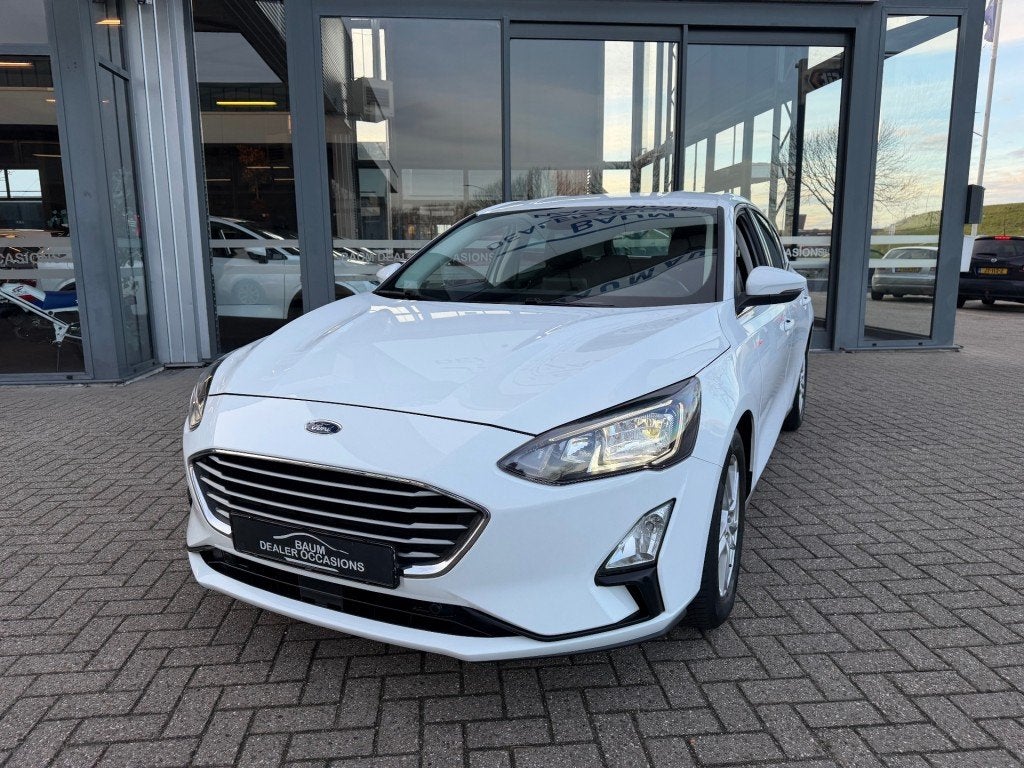 Ford FOCUS 1.0 EB TREND EDITION BUSINESS NAVI AIRCO PDC, Auto's, Ford, 101 pk, Gebruikt, Euro 6, Wit