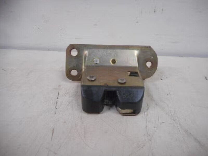 SLOTVANGER ACHTERKLEP Volvo S40 (VS) (01-1995/12-2004), Gebruikt, Info@volvocars.com, Ophalen of Verzenden, Volvo