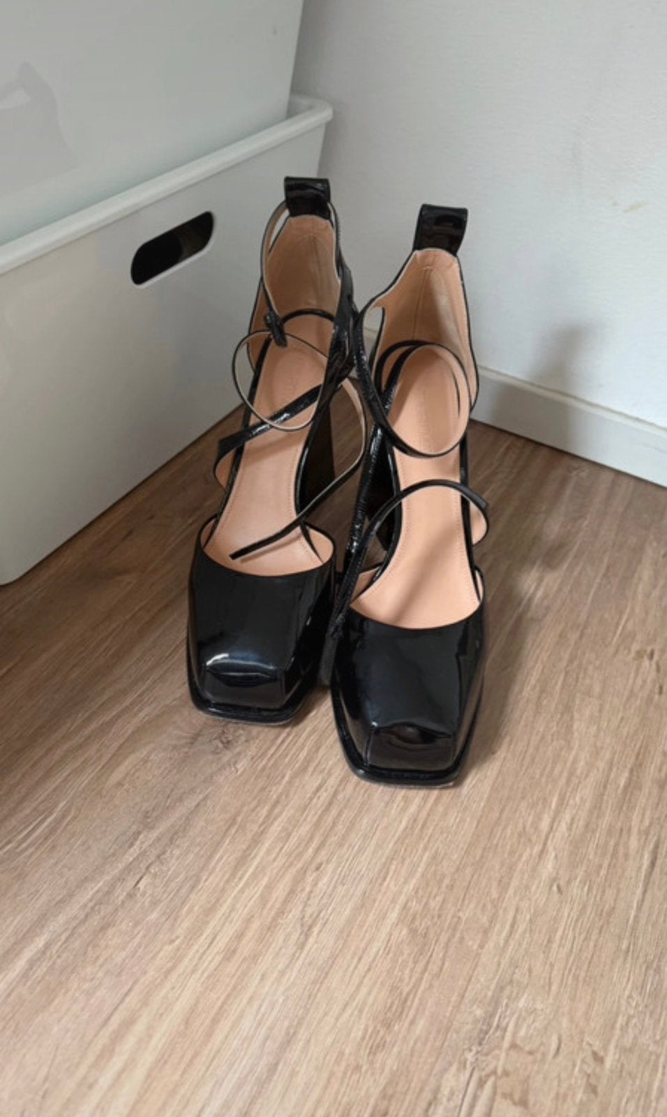 Sportmax Max Mara Zwarte Lak Hoge Hakken maat 39, Zwart, Nieuw, Ophalen of Verzenden, Schoenen met hoge hakken