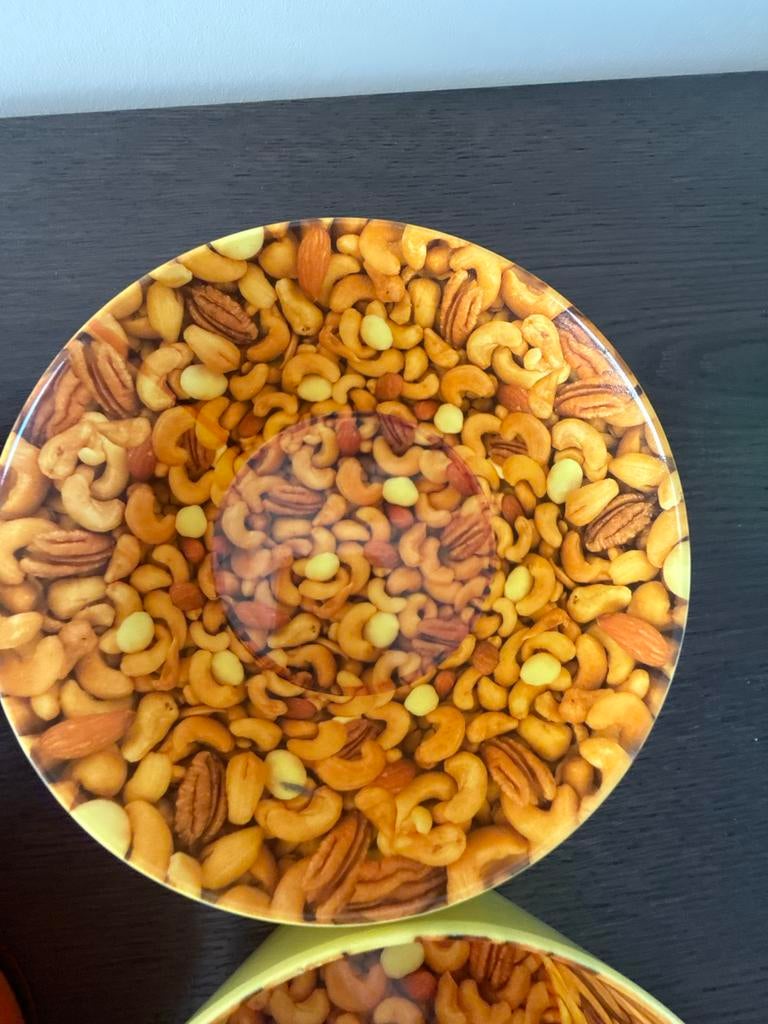 4 plastic schaaltjes met snoep- en notenprint, Kunststof, Gebruikt, Schaal, Rond